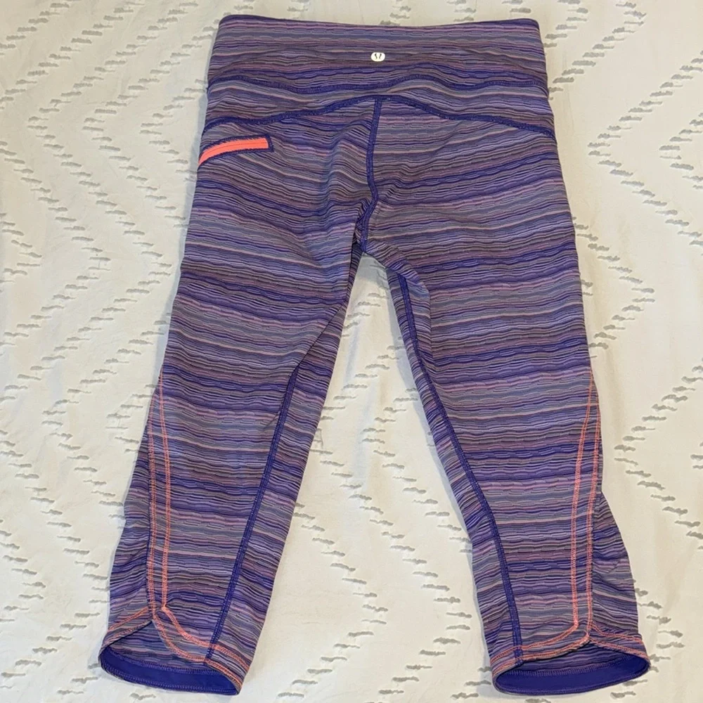 EUC Lululemon Run Top Speed Crop Space Dye Twist Iris Flower Pink Shell 6